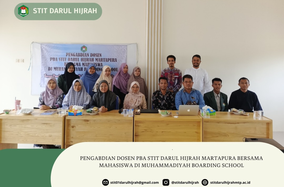 Pengabdian Dosen PBA STIT Darul Hijrah Martapura bersama Mahasiswa di Muhammadiyah Boarding School